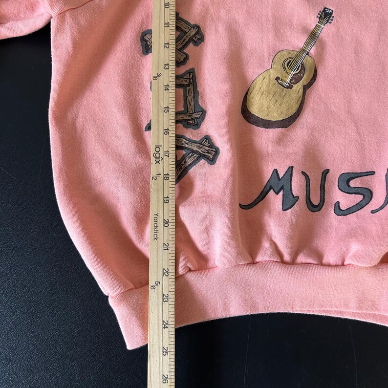 Sudadera con gráfico recortado vintage de los 90, color naranja, con guitarra Wildwood Music, talla grande imagen 8