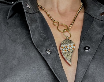 Collar de cachemir con incrustaciones hecho a mano