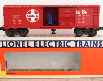 Lionel Santa Fe Operating Boxcar - Lionel Rolling Stock - No. 19805 - 1987 Lionel Boxcar - O/O-27 Scale