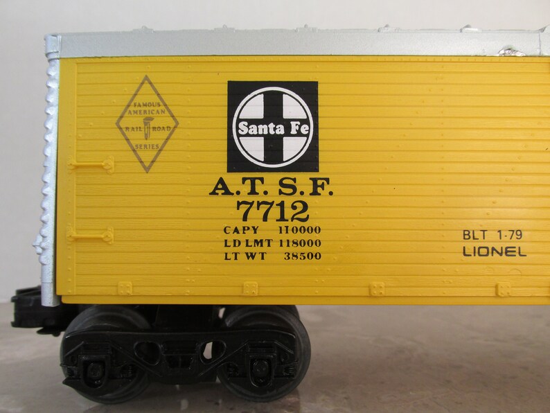 Lionel Santa Fe ATSF Train Car Lionel Rolling Stock No. 7712 1979 Yellow Lionel Boxcar O/O27