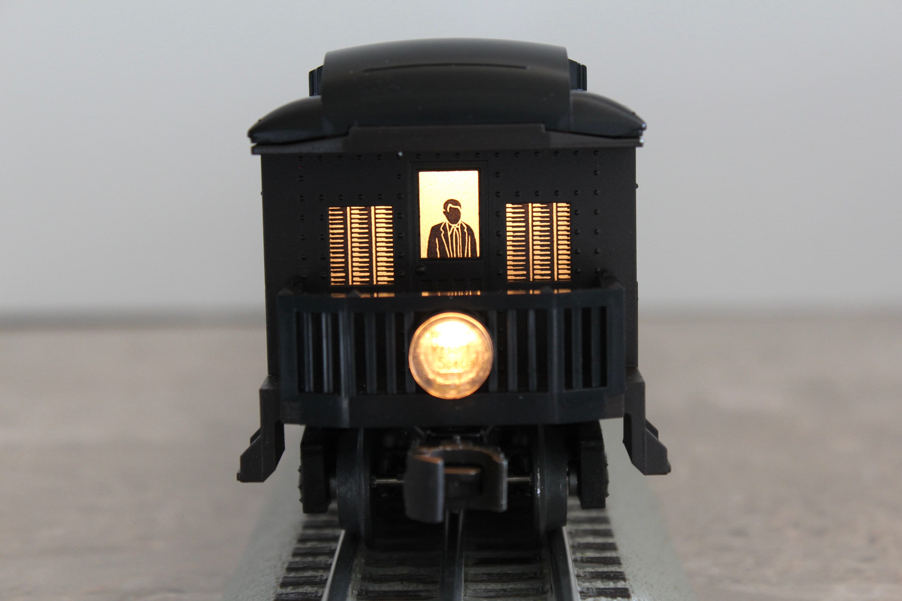 Set of Four Lionel Pere Marquette Heavyweight Passenger Cars Rolling