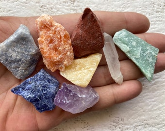 Rough Chakra Stone Set, Medium Sized Reiki Crystals. Rainbow Color Natural Gemstones. Set of Seven Stones + Quartz in Plush Bag
