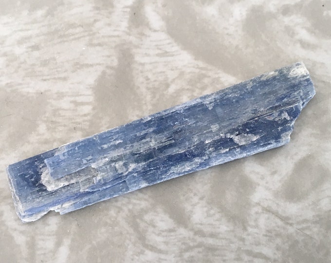Blue Kyanite Blade, Natural Kyanite Crystal, Unpolished Rough Kyanite Gemstone Mineral Specimen, Chakra Clearing Reiki Healing Empath Stone
