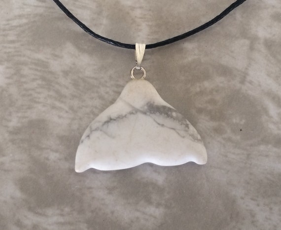 White Howlite Whale/Dolphin Tail Carved Gemstone … - image 1