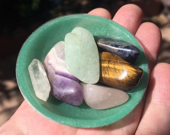 Fulfillment Stone Set, Large Sized Gems & Crystals, Handcrafted Acrylic Dish, Set of 5 Stones + Double Terminated Crystal, Money, Growth
