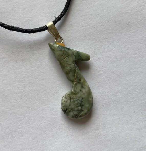 Tree Agate Musical Note Green White Shaped Carved… - image 4