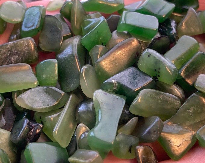 Green Nephrite Jade Gemstone Pebbles, lot / 100 tiny undrilled tumbled gemstone chips for gem trees, candles, crystal grids, orgone, elixirs