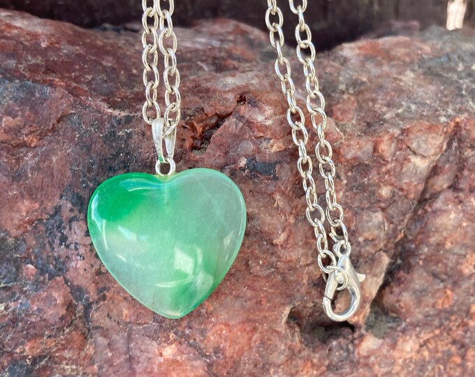 Green Quartz Aventurine Heart Necklace, Green Quartz Gemstone Pendant, Crystal Necklace, Heart Charm Green Stone Jewelry 16 Inch Chain