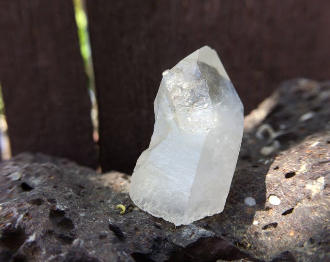 Quartz Crystal Point, Raw Unpolished Natural Rough Quartz Gemstone Mineral Pocket Piece, Healing Stone Reiki Chakra Meditation, #517-B