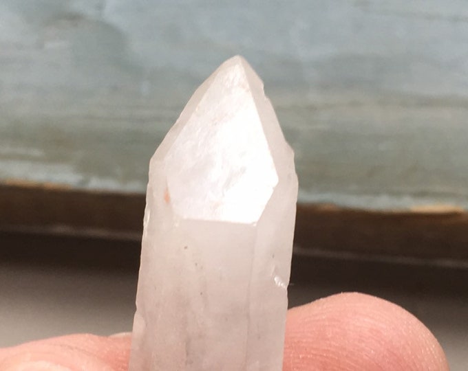 Quartz Crystal Point, Channeling / Protector / Guardian /Companion Crystal Raw Rough Unpolished Natural Healing Stone Reiki Chakra Energy