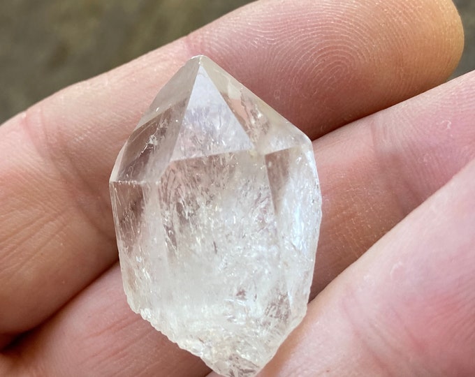 Generator Quartz Crystal Point, 1" Small Crystal Point, Natural Unpolished Lemurian Seed Crystal Meditation Reiki
