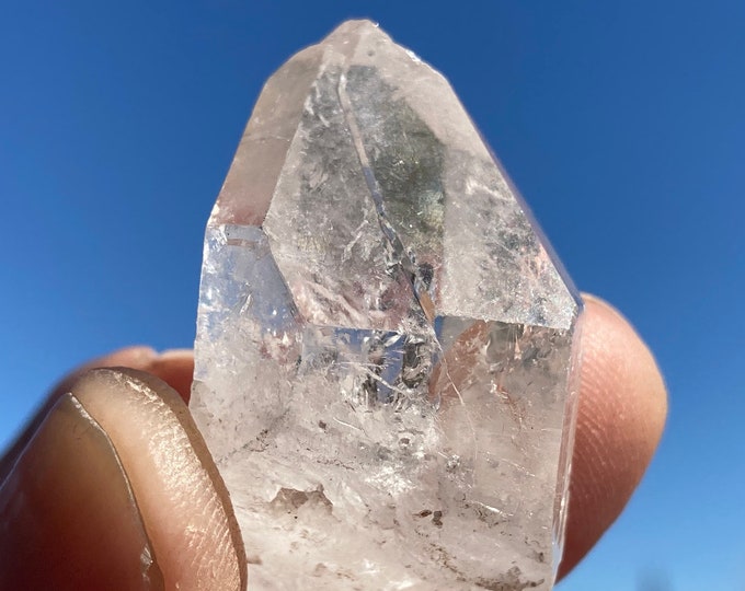 Clear Quartz Crystal Point, Wand Tip Raw Unpolished Natural Rough Quartz Gemstone Pocket Piece, Reiki Chakra Meditation Crystal Grids