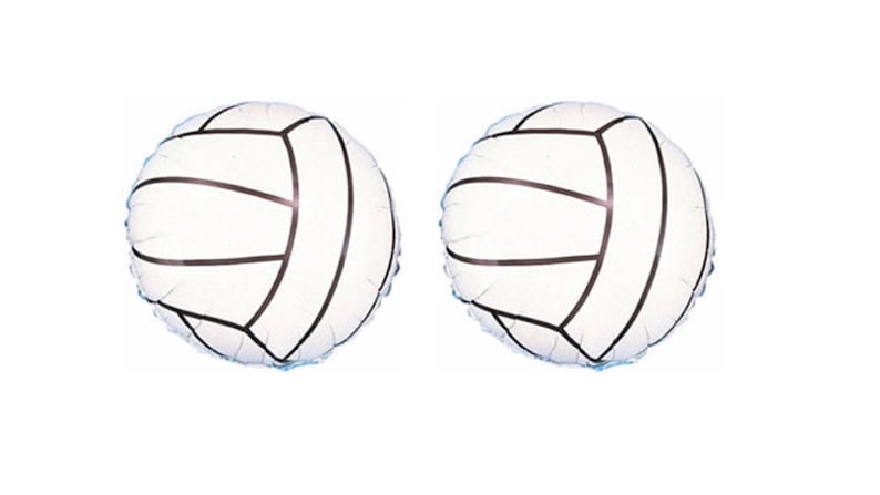 Może przedstawiać: Dwa białe i czarne balony w kształcie piłki siatkowej.