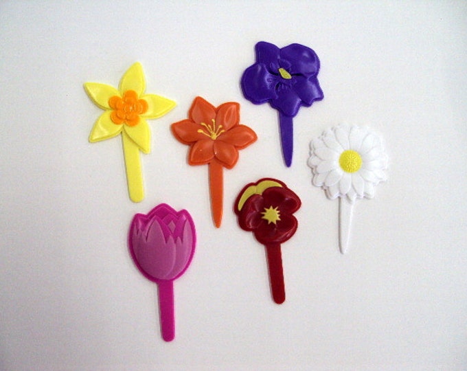 Flower Shaped Cupcake Picks, Spring Cupcakes,