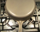 Vintage Wagner Ware Cast Iron Skillet 6- 1056