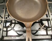Vintage Unmarked Wagner Ware 9 Inch Chef Skillet