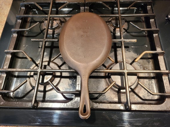 got a new stove which comes with a cast iron cook surface in the middle.  Pretty stoked but feels like I'm cheating on my old griddle. : r/castiron