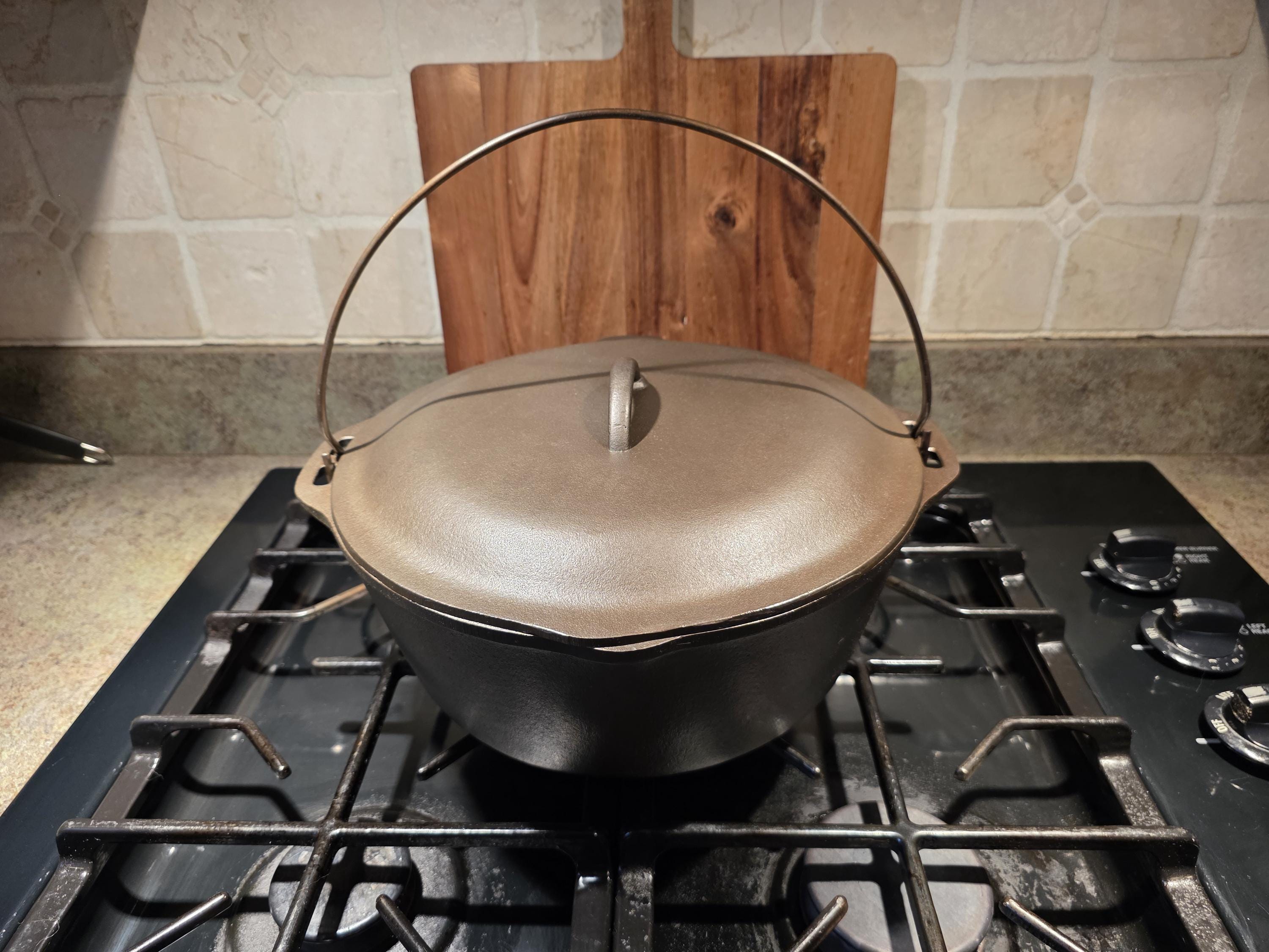 Vintage Lodge 10 Dutch Oven - Etsy