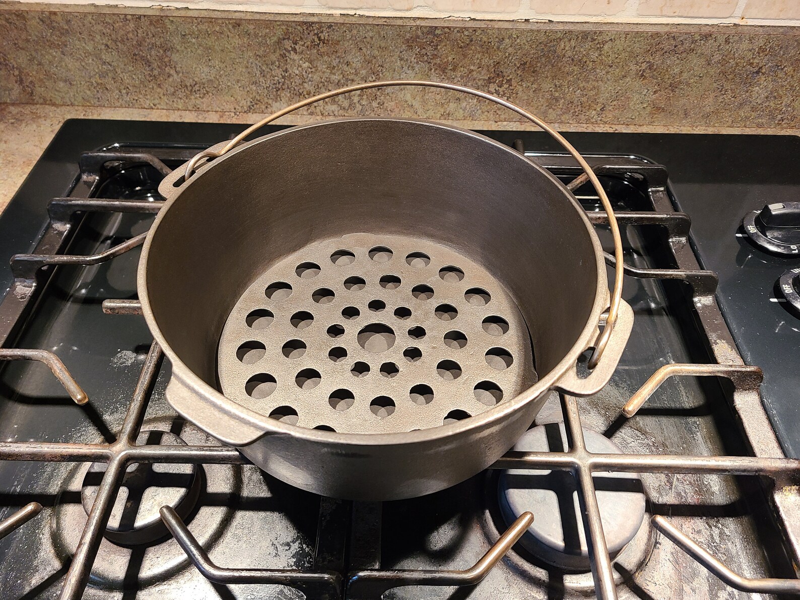 Vintage Unmarked Lodge Cast Iron Dutch Oven 8 Etsy