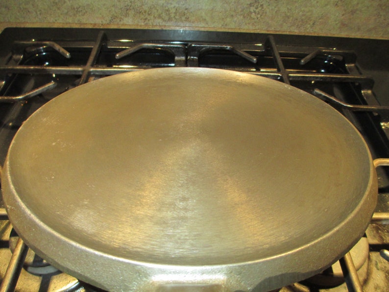Vintage Lodge 9 Cast Iron Griddle Etsy