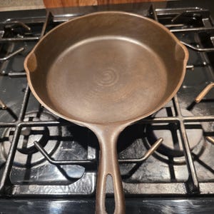 Vintage Unmarked Wagner Ware Cast Iron Skillet #8