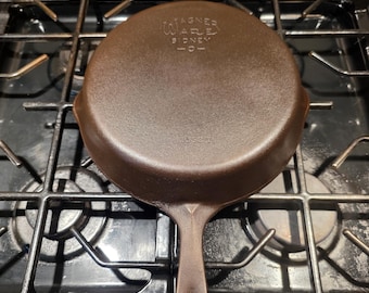 Vintage Wagner Ware #8 Cast Iron Skillet 1058