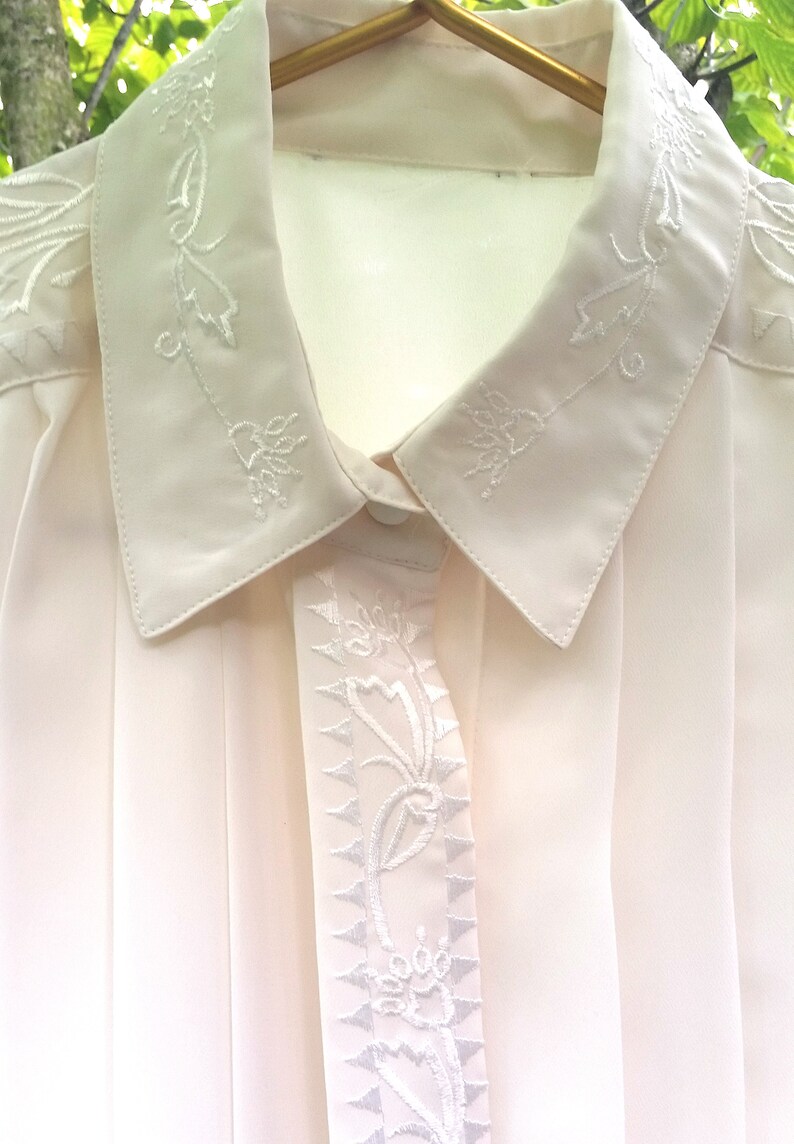 Vintage Pleated Embroidered Blouse ~ Size 8-10