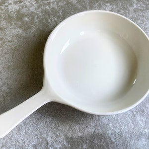 Vintage Weiße Corning Ware Mikrowellen-Bräunungsschale