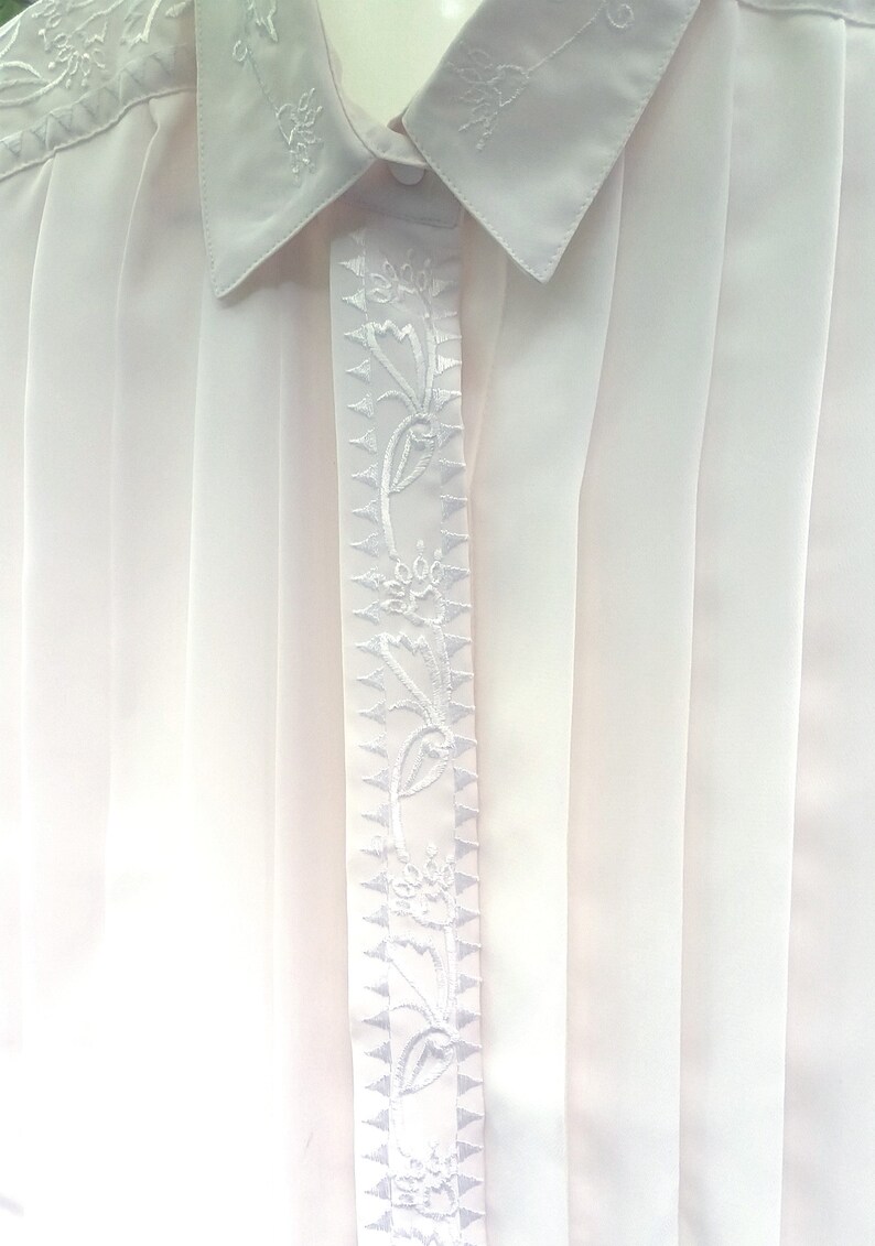 Vintage Pleated Embroidered Blouse ~ Size 8-10
