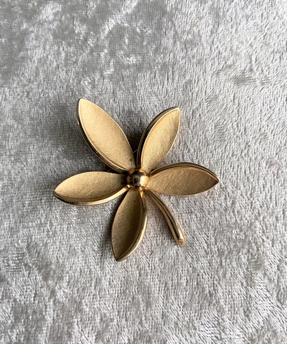 Vintage Trifari Gold Blumen Pin Etsy