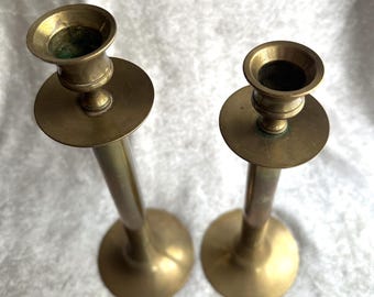 Par de candelabros de latón vintage