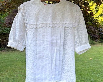 Vintage witte blouse met plooien en korte mouwen, maat 10