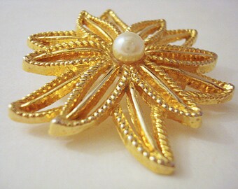 Vintage Gold and Pearl Flower Brooch