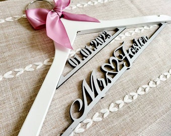 Laser Cut / Wedding Dress Hanger / Mrs Hanger / Bride Hanger / Wedding Hanger / Bridesmaid Hanger / Personalized Bridal Gift