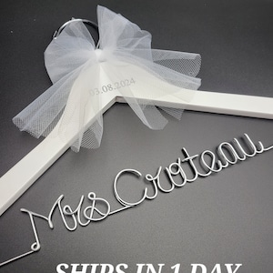 SHIPS In 1 DAY/ Wedding hanger with date / NAME hanger/ mrs. hanger / wedding hangers / Bride hanger