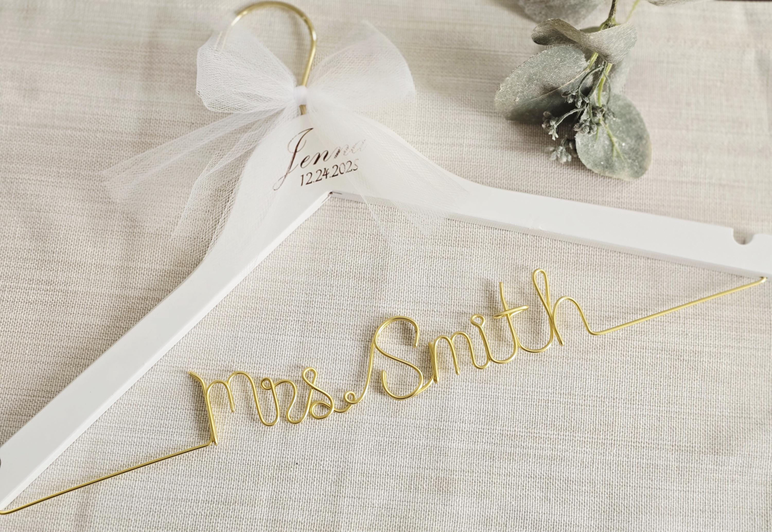 Wedding Dress Gift - 60+ Gift Ideas for 2026