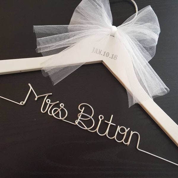 Wedding hanger with date / NAME hanger/ mrs. hanger / wedding hangers / Bride hanger