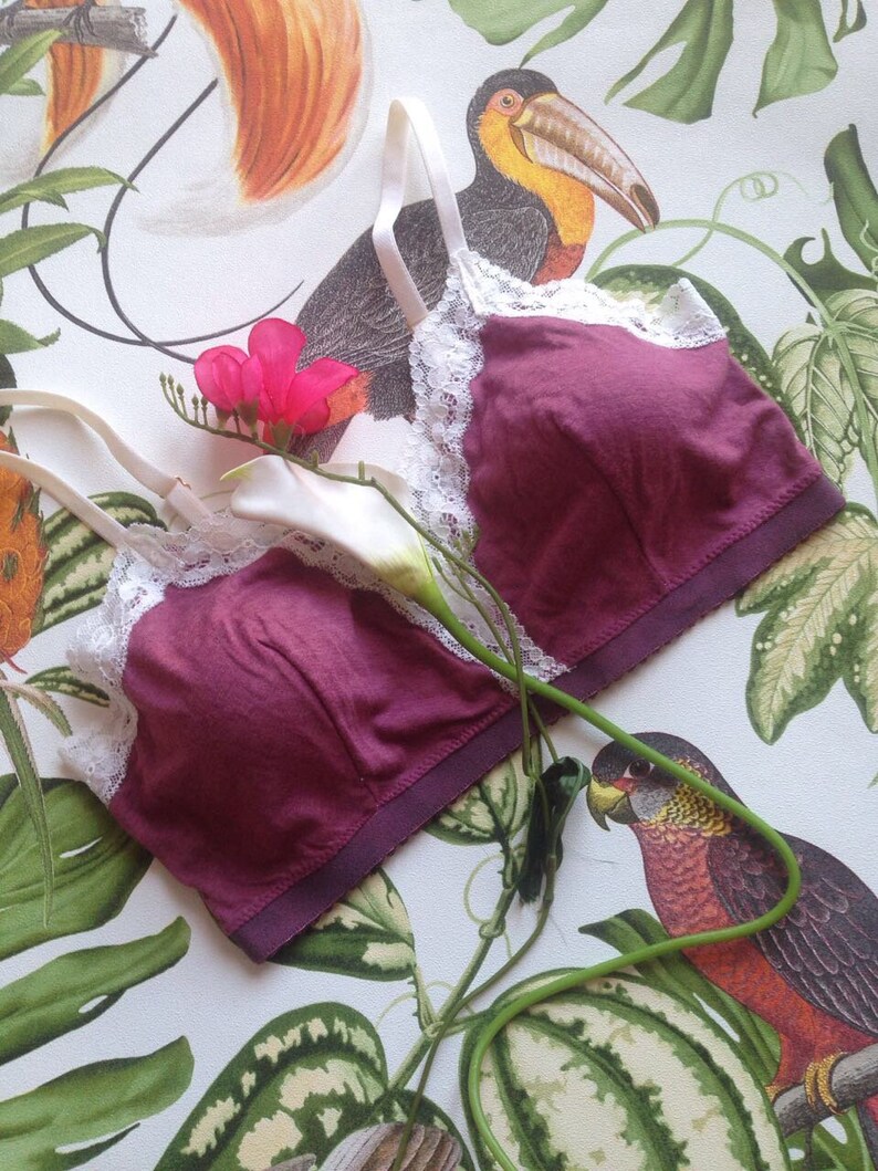 Set shorty and bralette dregs of wine in tricky Jersey stretch material