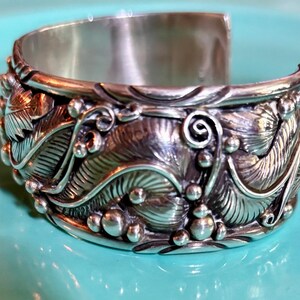 Large Vintage JC Navajo Heavy Sterling Silver Cuff Leaf/Feather Bracelet