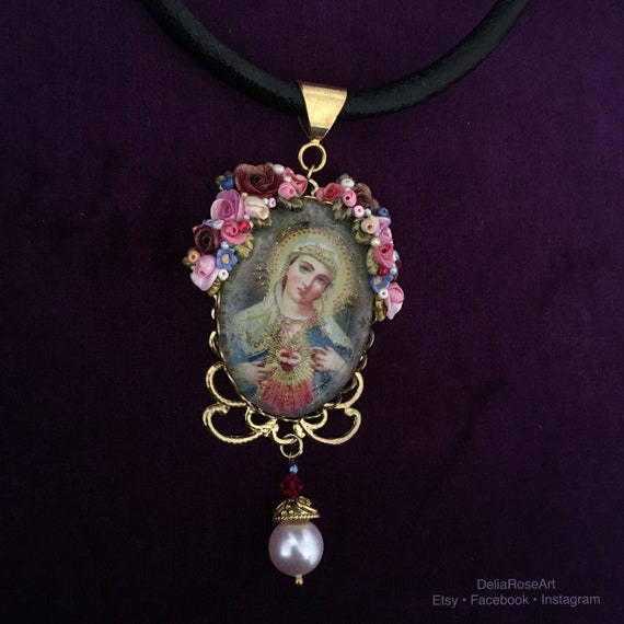 Mary Pendant Swarovski Pearl \u0026 Floral 