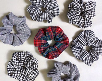 Plaid Scrunchies pack 3pcs, Ponytail Holder, stylish black and white hair accessory, gift for her, 90s fashion, Hairband Scrunchie, Hair Tie