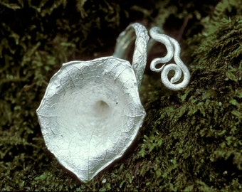 softly shining - light silver shellflower ring - single handcrafted work with love in silver 925 sterling - unique