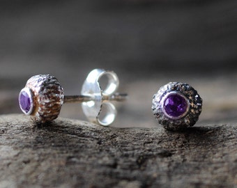 a pair of enchanting earring studs in form of an acorn set with Amethyst - lovely handcrafted work in 925 silver