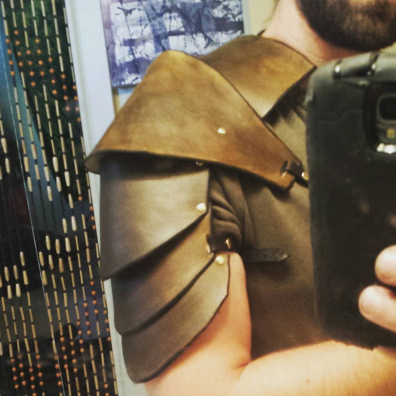 Celtic Warrior Leather Pauldron spaulder