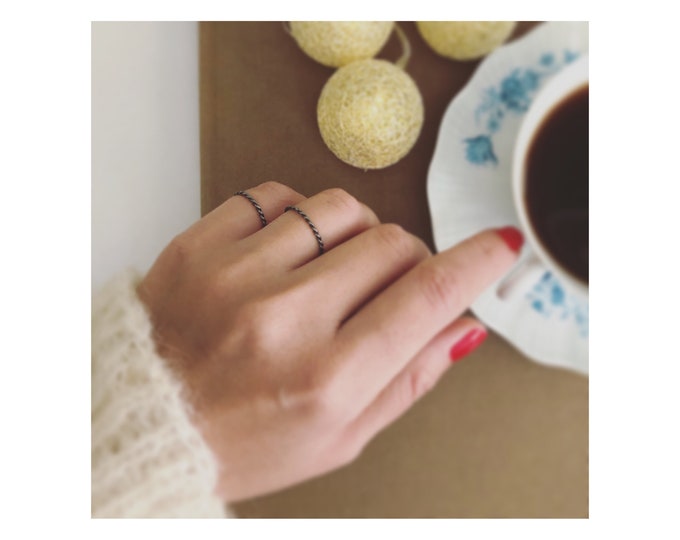 twisted silver 2 ring set