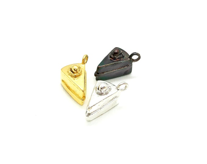 cake necklace