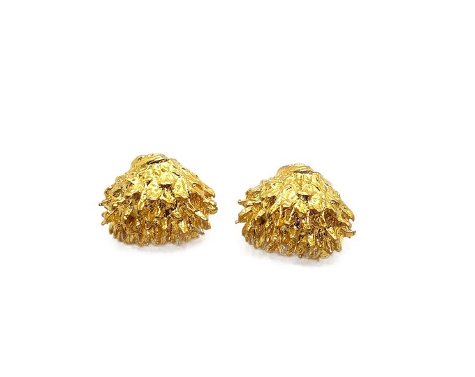 acorn stud earrings