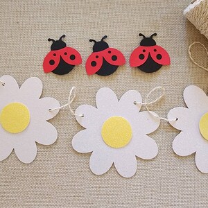 Daisy garland,Daisy party garland,Daisy decorations,Daisy birthday decorations,Daisy and ladybug garland,Daisy banner,Baby shower daisy