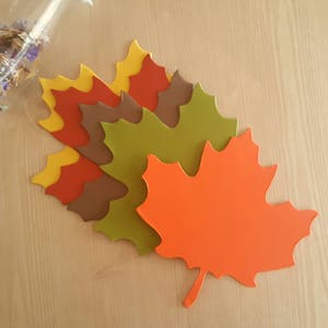 Découpes de matrices de feuilles, découpes de matrices d'érable, feuille de papier, étiquettes de feuilles d'automne, découpes de feuilles d'automne, découpes de matrices d'érable, étiquettes de feuilles, érable, décor d'automne, décor de mariage d'automne