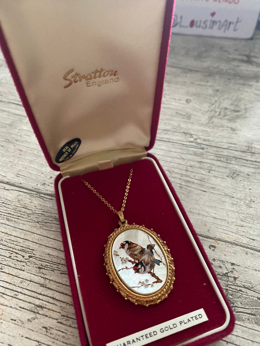 Stratton Anhänger Straton Jewellery Synthetische Schichtfink Anhänger ...